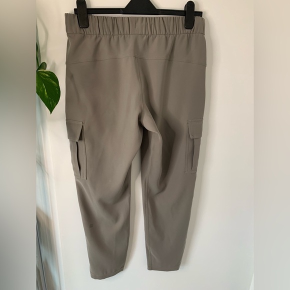 LULULEMON with Elastic Waistband and Relaxed Fit - Picture 3 of 4